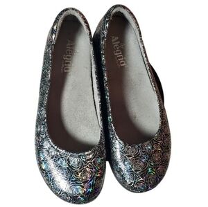 Alegria Petal Rose 3-D Patant Leather Holographic Comfort Flats Rainbow Size 8.5
